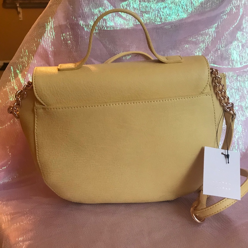 A Classy & Elegant Handbag. - Picture 3 of 3